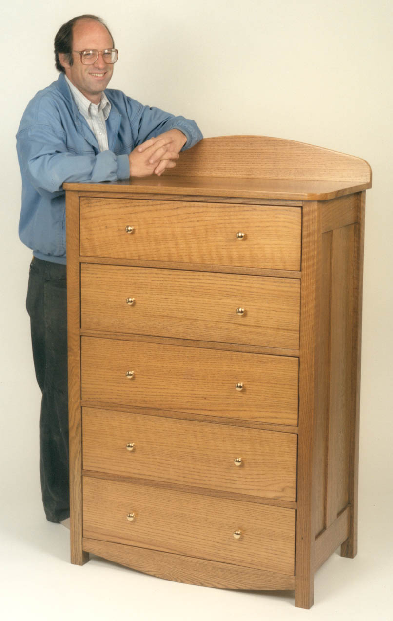 Boston dresser in oak with Steve